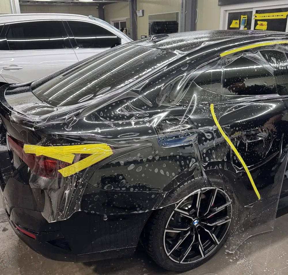 BMW 420i 전체 PPF 시공 중