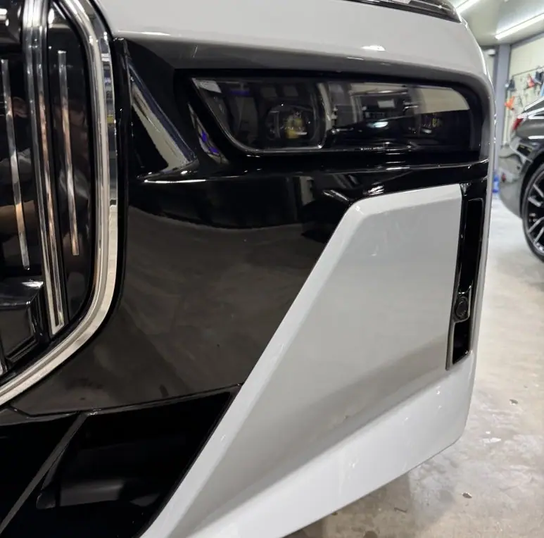 BMW i7 전체 PPF 시공 중