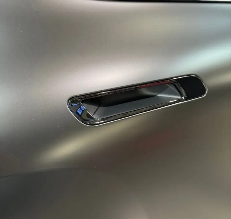 BMW iX 무광 PPF 근접 마감