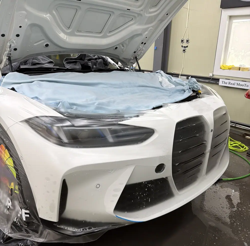 BMW M3 무광 PPF 시공 중