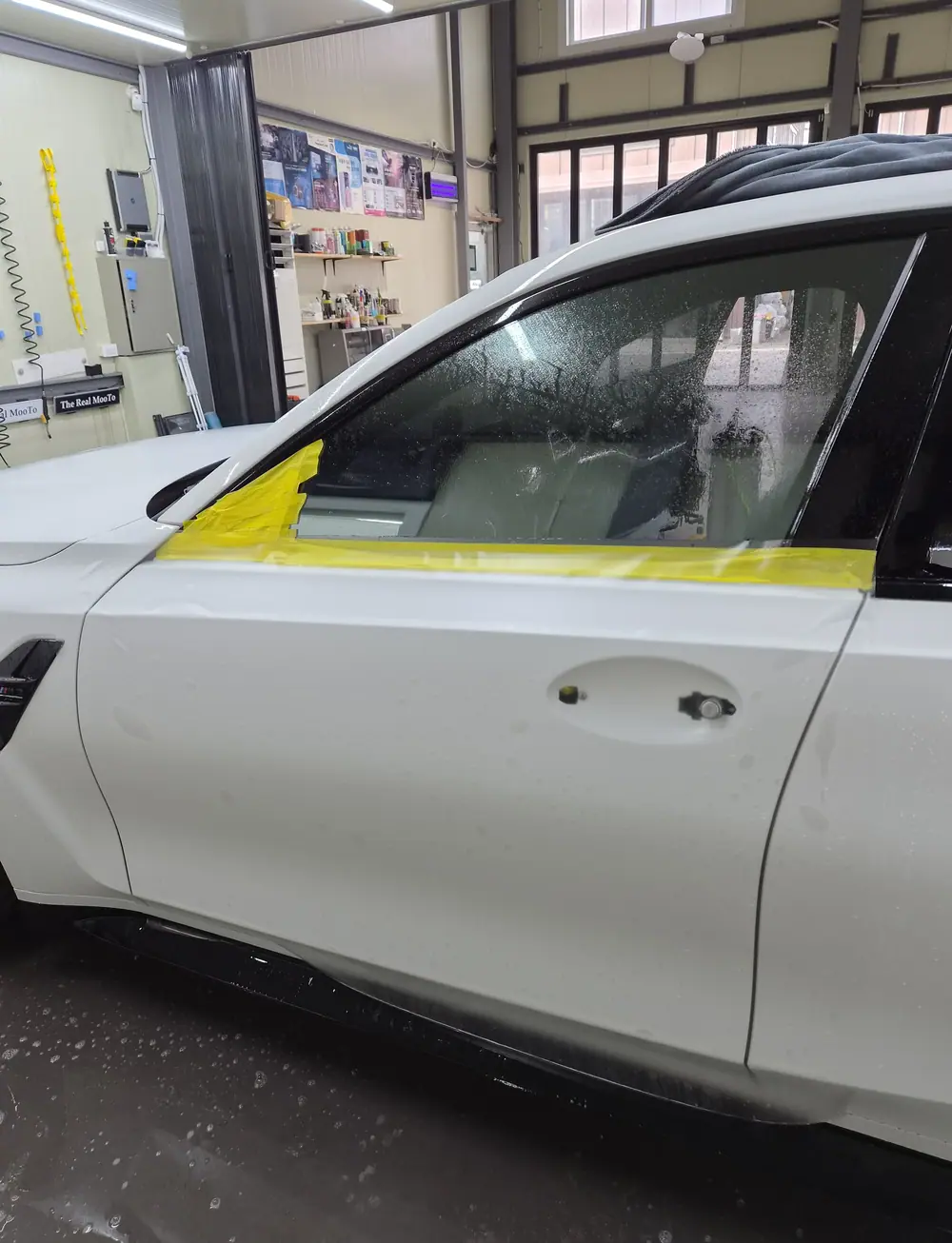 BMW M3 무광 PPF 시공 중